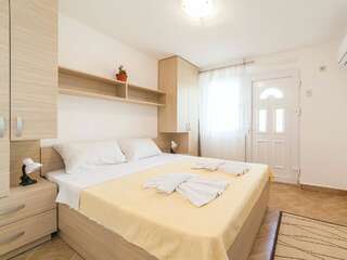 Гостевой дом Hana Accommodation Свети-Стефан Стандартный номер-студио-2