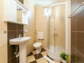Гостевой дом Hana Accommodation Свети-Стефан Трехместный номер-студио-4